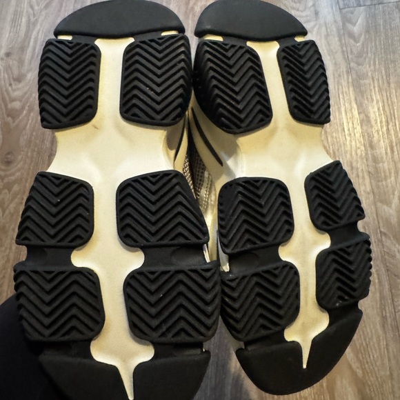 Steve Madden Sneakers - Picture 3 of 3